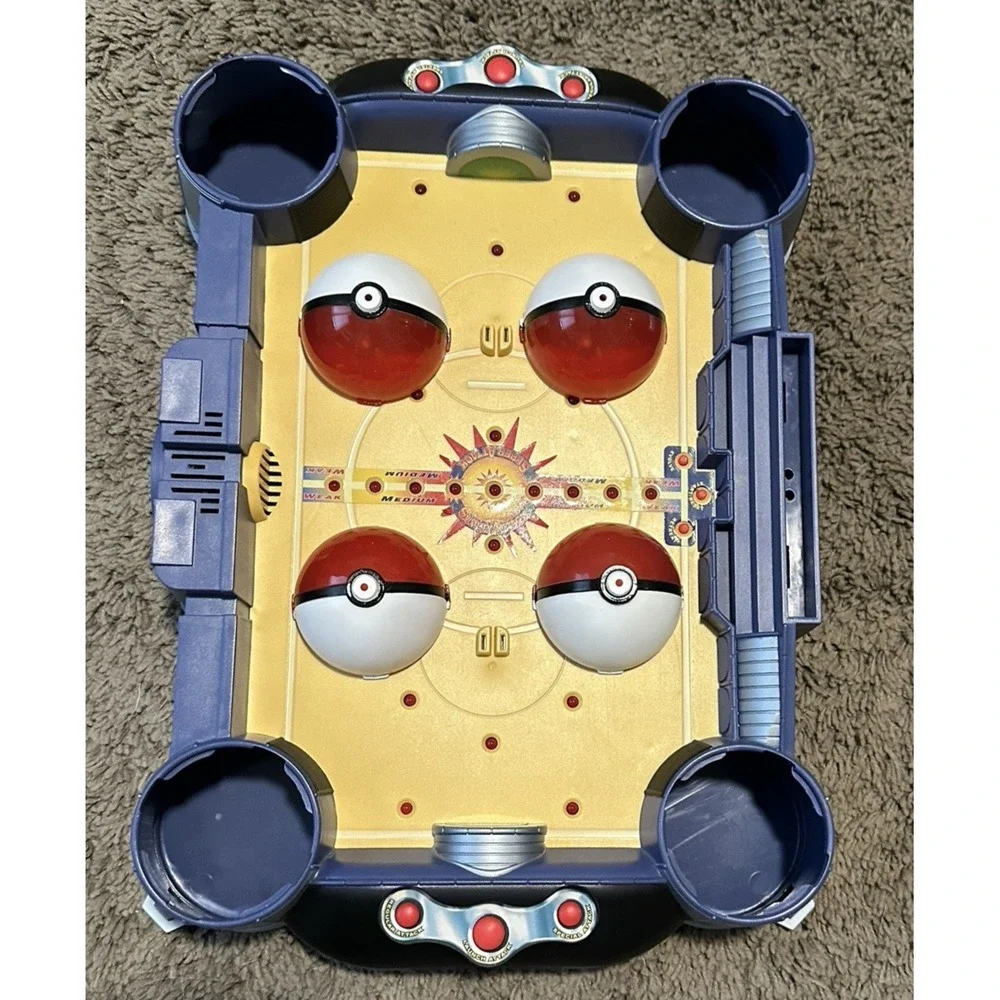 Pokemon ThinkChip Computerized Battle Stadium Board Game Hasbro 2000 Vintage